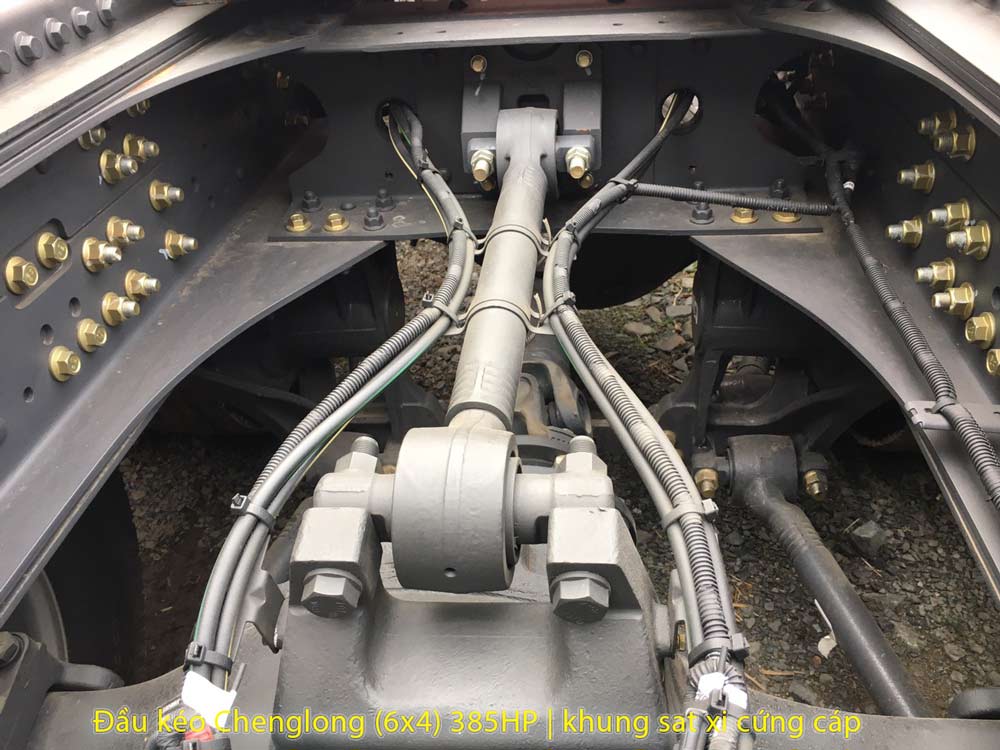 Giá xe đầu kéo Chenglong (6x4) 385HP Nhập Khẩu